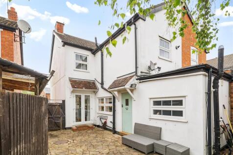 Watchetts Road, Camberley GU15 3 bed house for sale