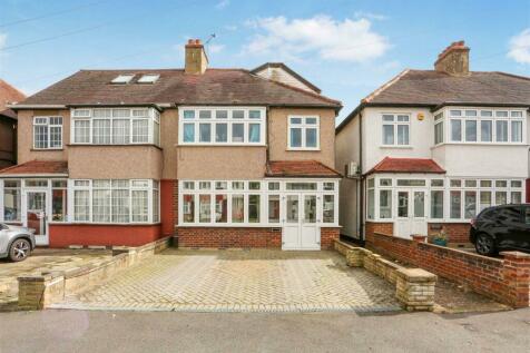 4 bedroom semi-detached house for sale