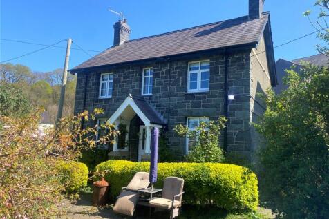 Abergwyngregyn, Llanfairfechan... 2 bed detached house for sale