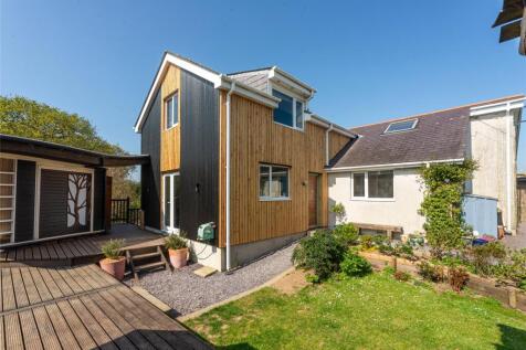 Tafarn Grisiau Road, Y Felinheli... 4 bed detached house for sale