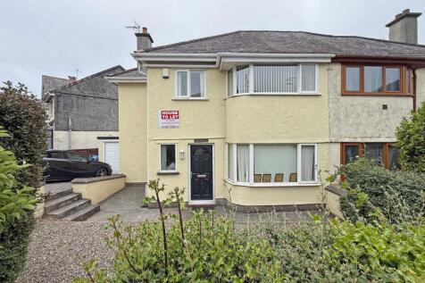 5 bedroom terraced house for sale