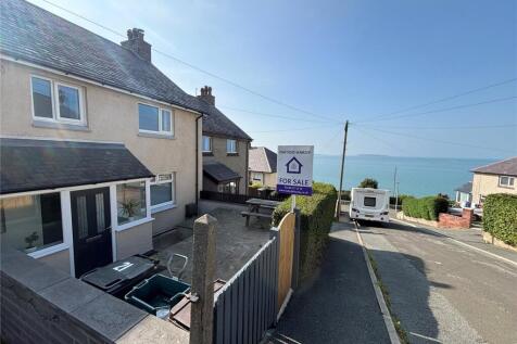Pendalar, Llanfairfechan, Conwy, LL33 3 bed terraced house for sale