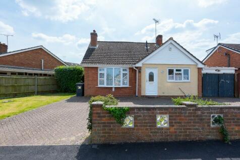 2 bedroom detached bungalow for sale