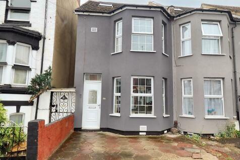 5 bedroom semi-detached house for sale