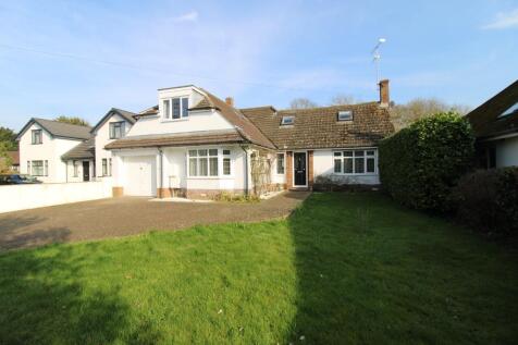 Luton Road, Chalton, Bedfordshire... 4 bed detached house for sale