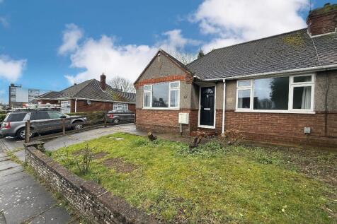 Belper Road, L & D Borders, Luton... 2 bed bungalow for sale