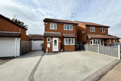 Marsom Grove, Barton Hills, Luton... 3 bed detached house for sale