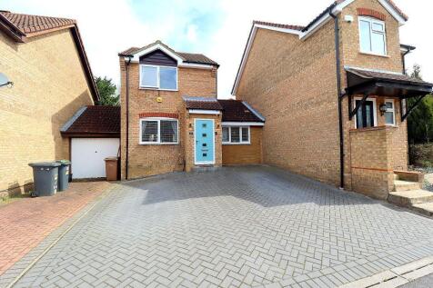 2 bedroom link detached house for sale