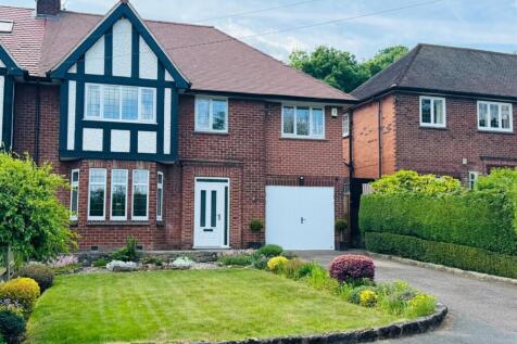 5 bedroom semi-detached house for sale