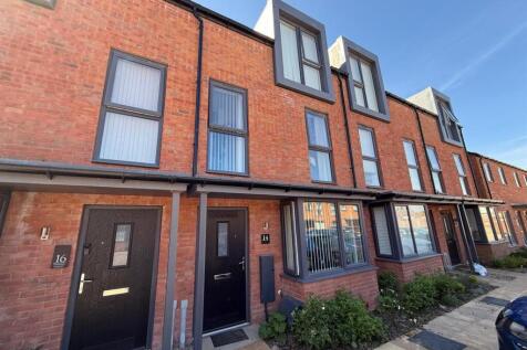 3 bedroom town house for sale