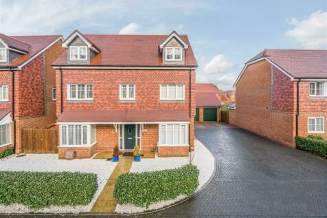 5 bedroom detached house for sale