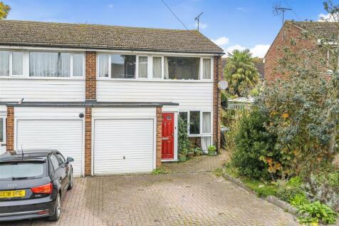 Chaplin Drive, Headcorn, Ashford 3 bed semi