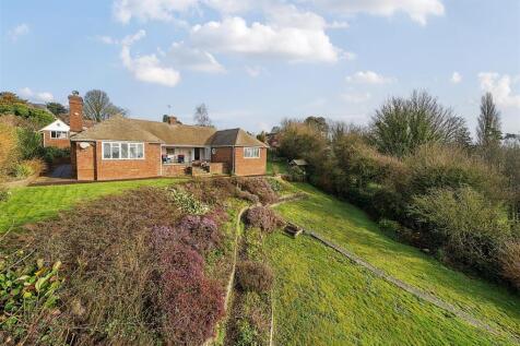 Chart Road, Sutton Valence, Maidstone 3 bed detached bungalow for sale