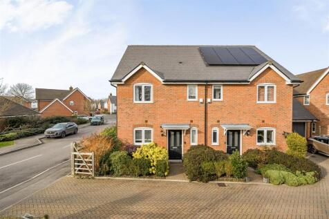 3 bedroom semi-detached house for sale