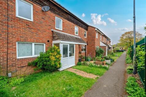 Plumpton Walk, Maidstone 2 bed terraced house for sale