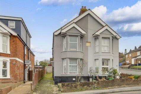 Desborough Avenue, High Wycombe HP11 3 bed semi
