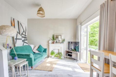 Malvern Close, High Wycombe HP13 1 bed apartment for sale