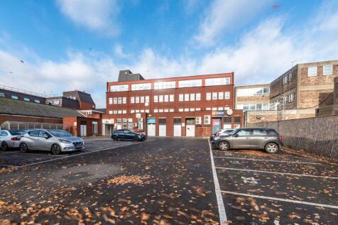 Victoria Road, Farnborough... 1 bed apartment for sale