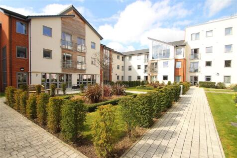 Kings Place, Fleet, GU51 2 bed apartment for sale