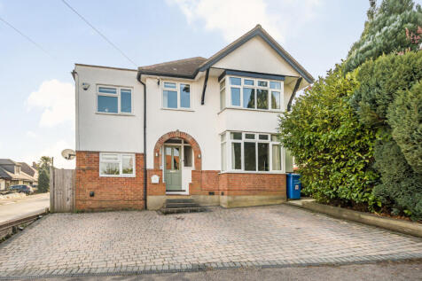 Waverley Road, Farnborough... 4 bed detached house for sale