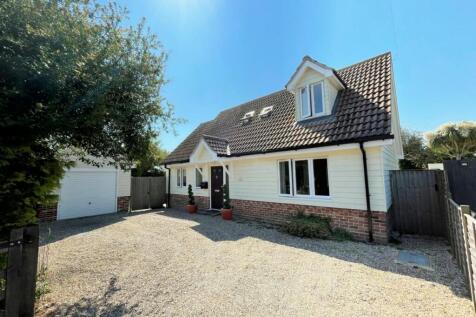 2 bedroom detached house for sale