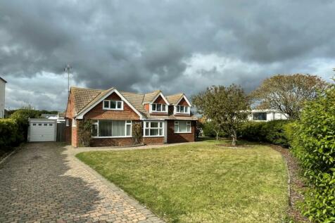 5 bedroom detached bungalow for sale