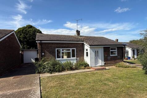 2 bedroom detached bungalow for sale