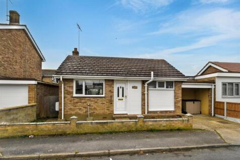Zider Pass, Canvey Island SS8 2 bed detached bungalow for sale