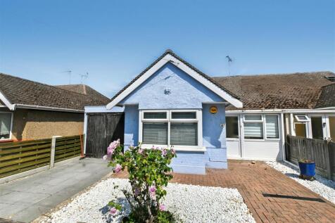 2 bedroom semi-detached bungalow for sale