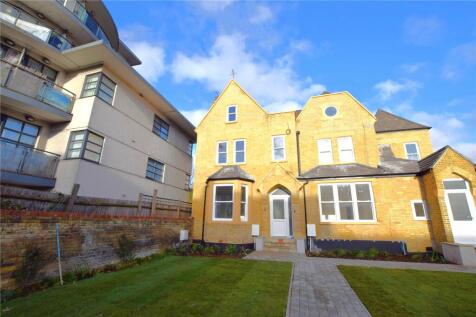 High Road, Chadwell Heath, RM6 3 bed semi