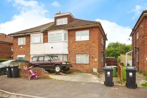 3 bedroom maisonette for sale
