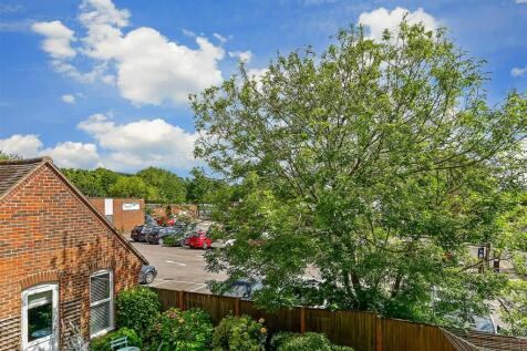 Queen Street, Arundel, West Sussex 1 bed flat for sale