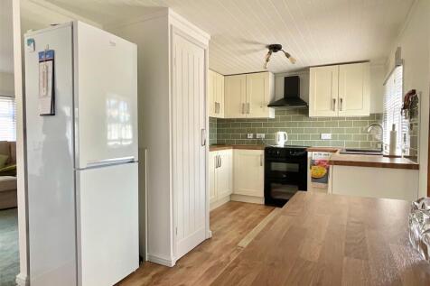 2 bedroom park home for sale