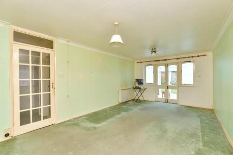 2 bedroom semi-detached bungalow for sale