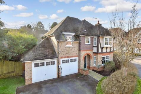 6 bedroom detached house for sale