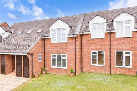 1 bedroom ground floor flat for sale