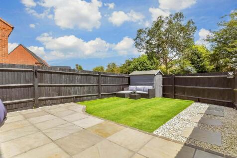 3 bedroom end of terrace house for sale
