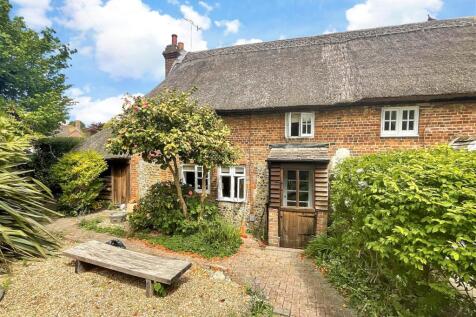 2 bedroom semi-detached house for sale