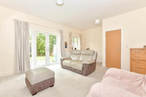 Lloyd Road, Chichester, West Sussex 3 bed semi