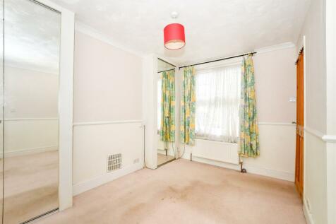 1 bedroom ground floor flat for sale