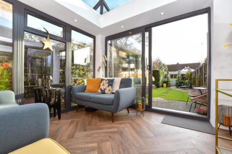 3 bedroom town house for sale