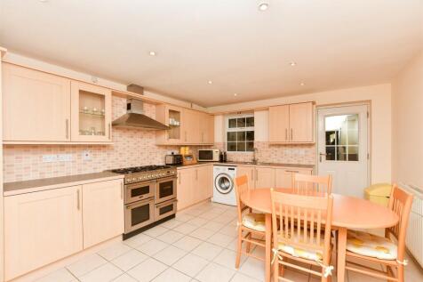 4 bedroom town house for sale