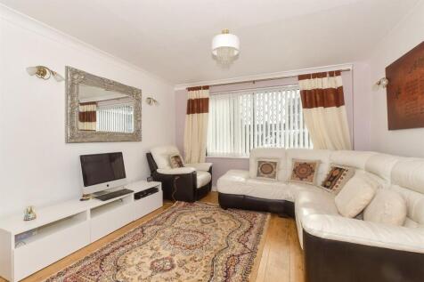 5 bedroom semi-detached house for sale