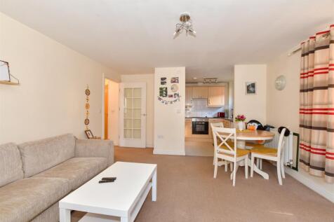 1 bedroom ground floor flat for sale