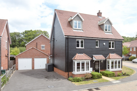 5 bedroom detached house for sale