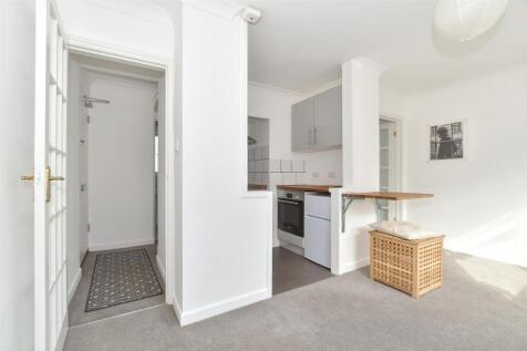 1 bedroom ground floor flat for sale