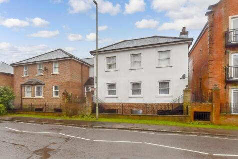 1 bedroom ground floor flat for sale