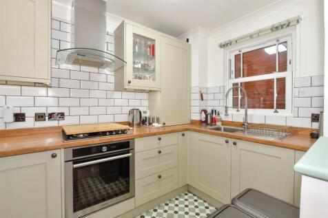 1 bedroom ground floor flat for sale