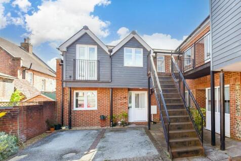 1 bedroom ground floor maisonette for sale
