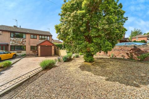 3 bedroom semi-detached house for sale